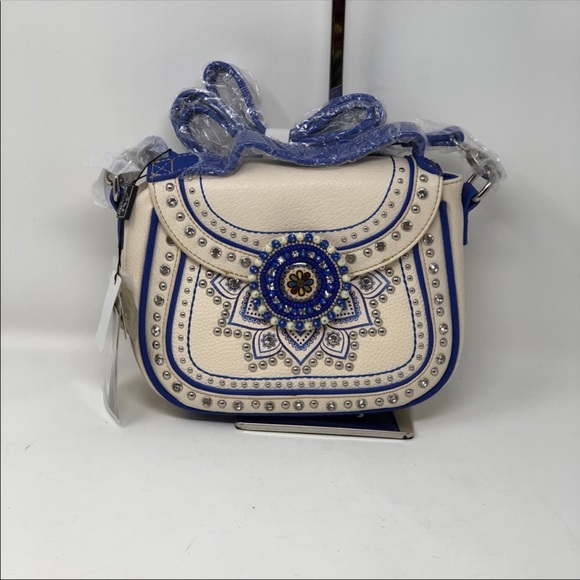 Montana West Handbags - Montana West Concho Collection Crossbody